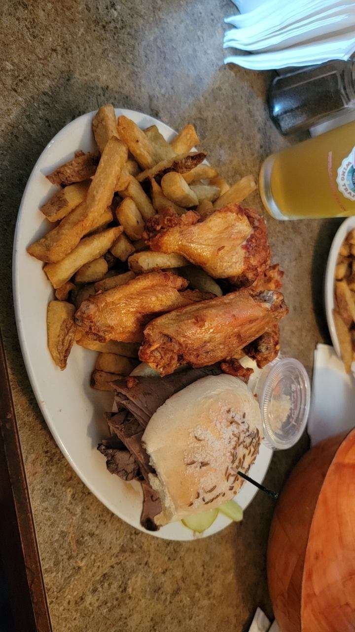 Beef on Weck 'N Wings Combo